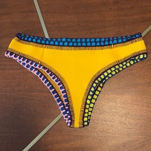Kiini Bikini Bottoms. Size Large
